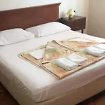 Apartman With Parking Space Banjol, Rab - 22422 *